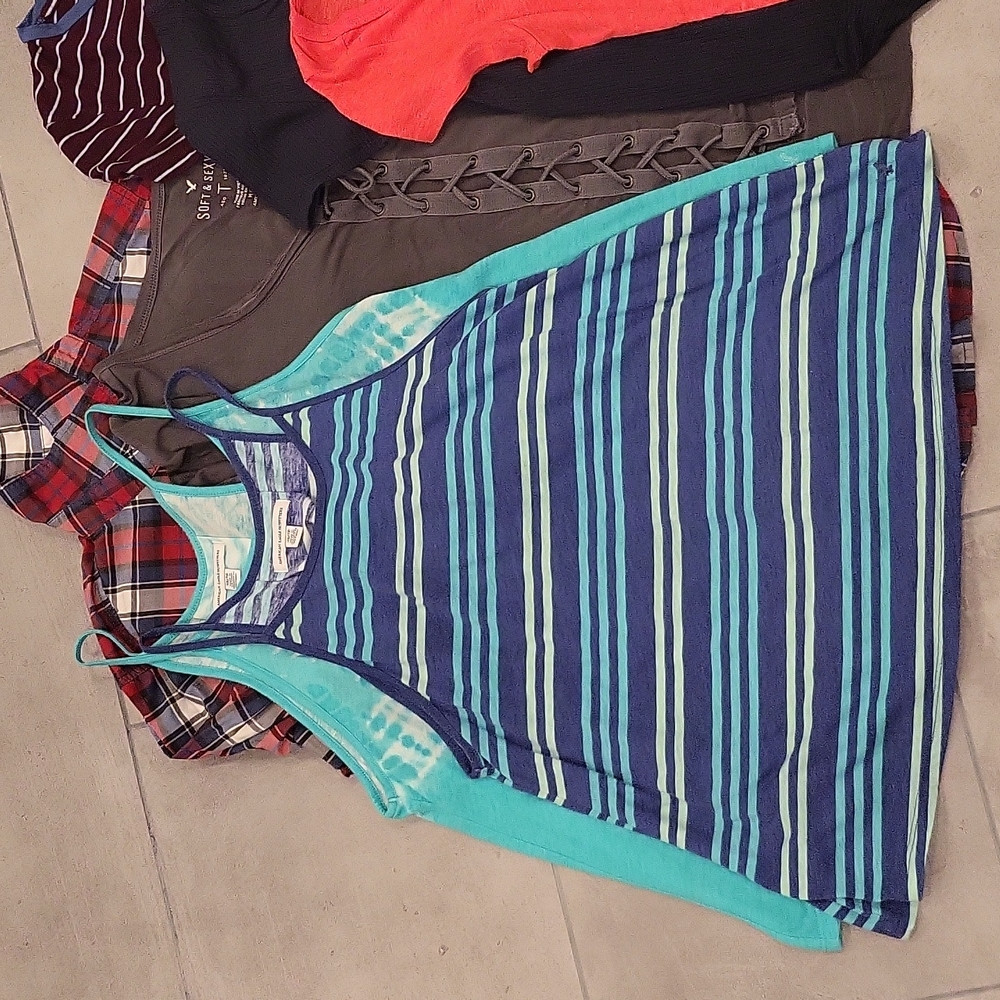 Bundle of American Eagle teen-girl clothes - Picture 5 of 12